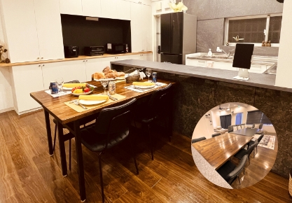 ダイニングテーブルの写真